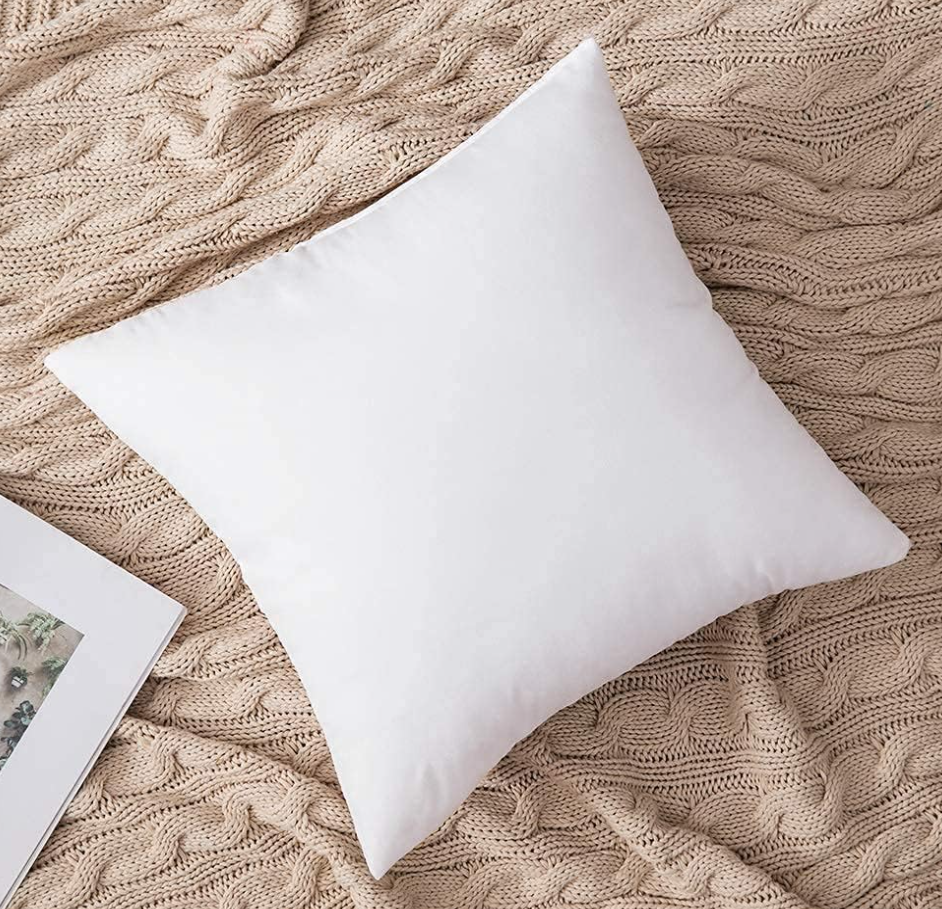 כרית נוי לבנה | MORA Soft Pillow